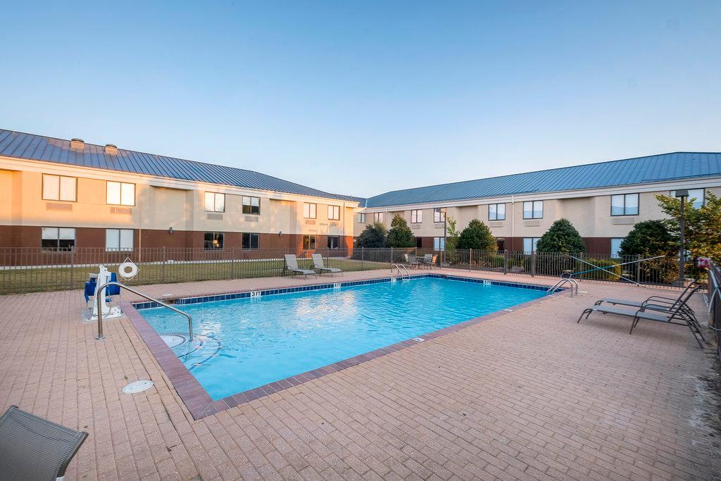 Spark By Hilton Bentonville Exterior photo